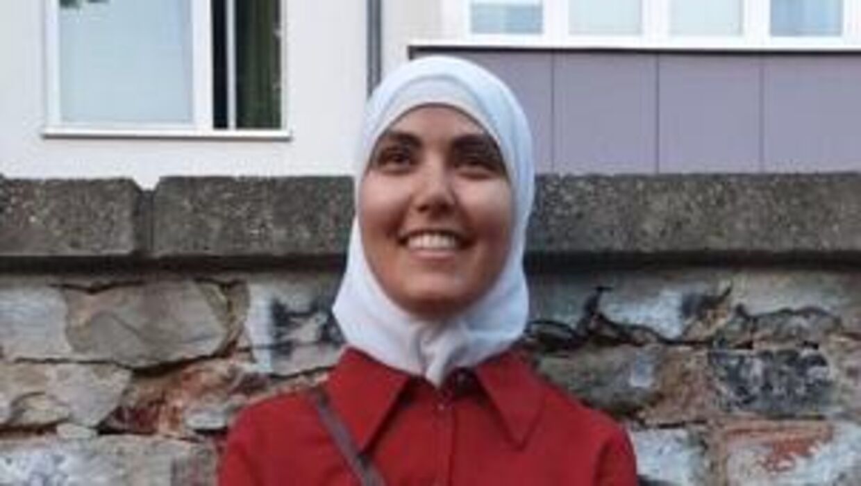 32-årige Samah Hammoude er muslim og bærer tørklæde. Men hun er opvokset i Danmark og føler sig dansk, ligesom hendes børn er danske. Alligevel oplever hun ofte, at hun bliver hånet, verbalt og fysisk overfaldet, fordi folk ikke mener,&nbsp; at hun hører hjemme i Danmark.