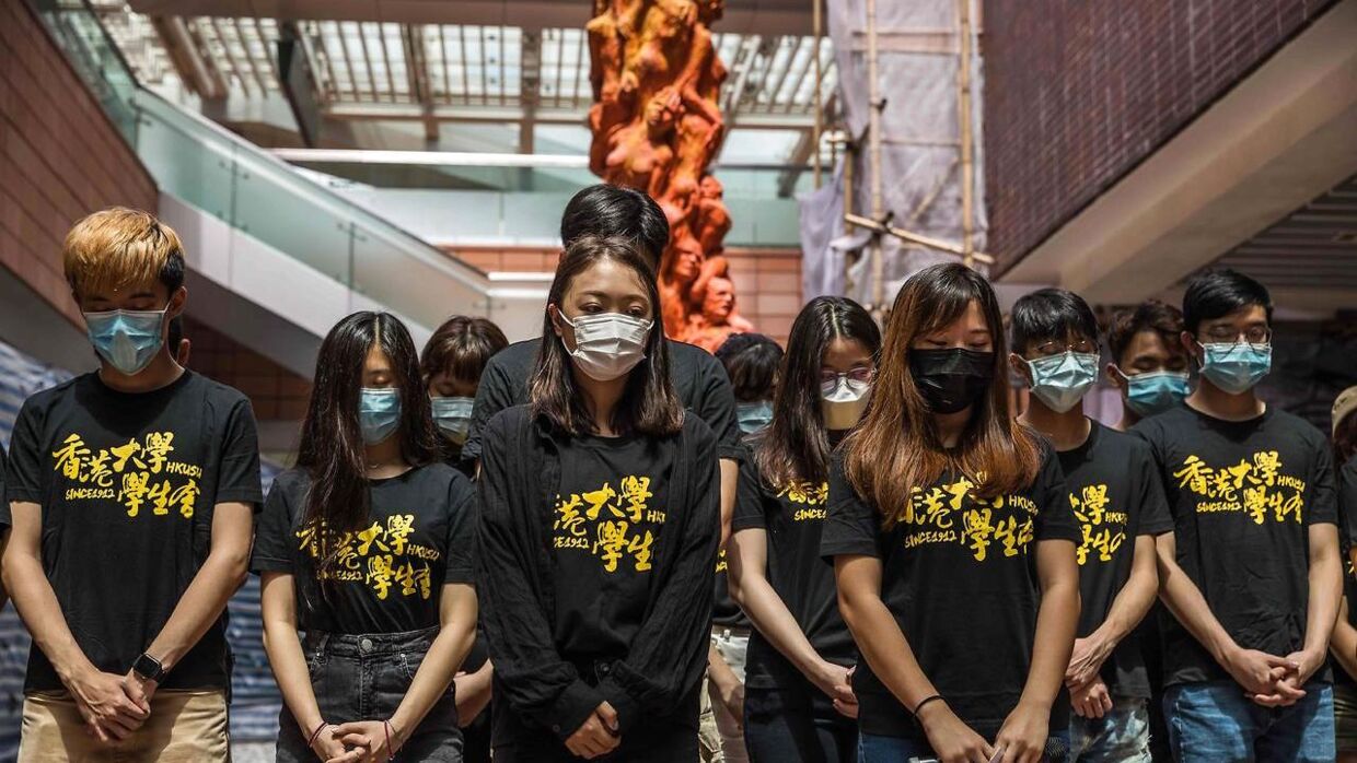 Den 4. juni samles eleverne fra universitetet i Hong Kong for at mindes de, der døde i 1989 under en demonstration. Arkvfoto.
