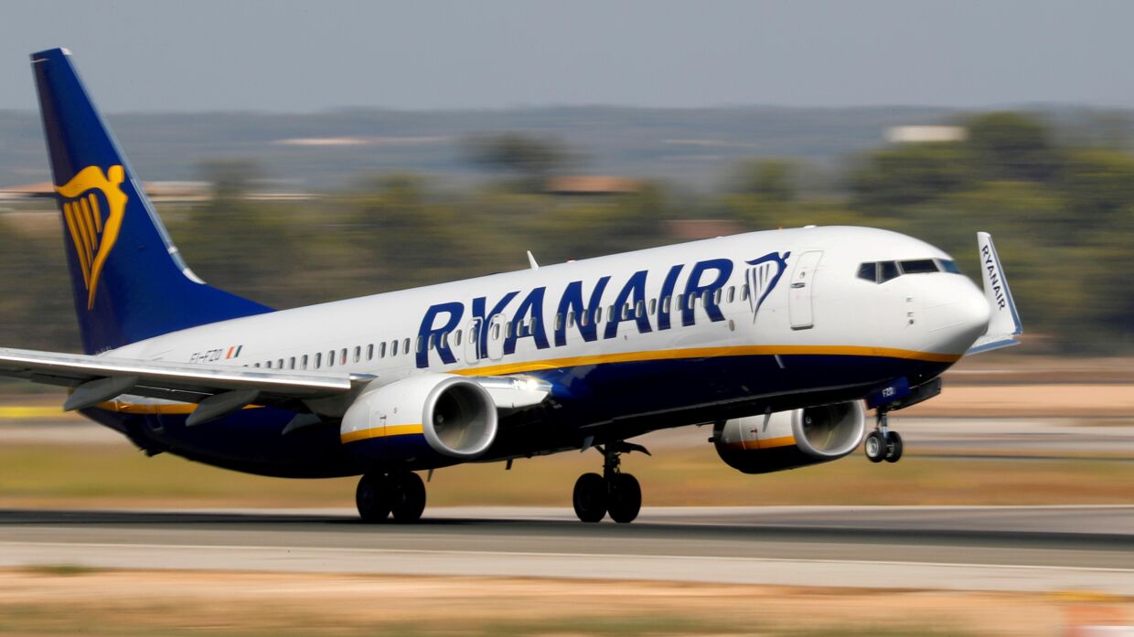 Ryanair er et af de flyselskaber, der er med til at presse priser på flybilletter herhjemme.