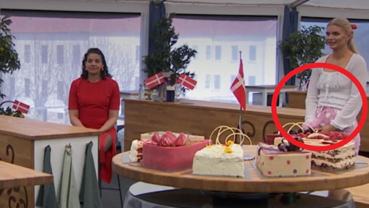 I den første favoritbagning bagte Tilde Wexøe Munkholm en kage, der skulle matche hendes bukser. Foto: DR Den store bagedyst.