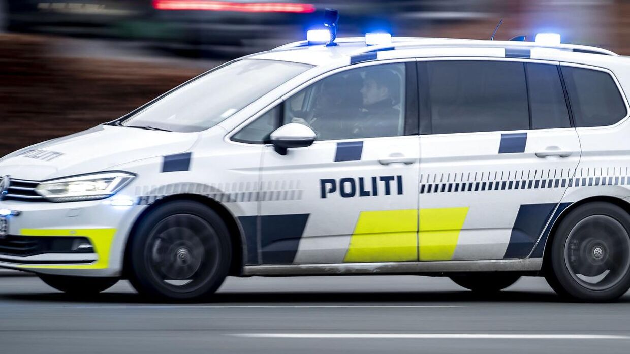 To biler kørt sammen i Aalborg tirsdag formiddag.