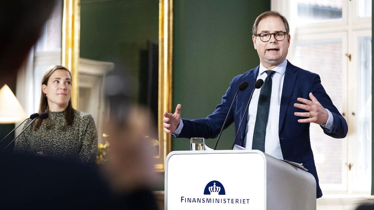 Finansminister Nicolai Wammen, social- og ældreminister Astrid Krag samt indenrigs- og boligminister Kaare Dybvad Bek præsenterer Velfærdsloven på et pressemøde i København onsdag den 10. november 2021. 