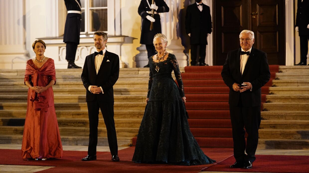 Dronning Margrethe og kronprins Frederik deltager i statsbanket på Schloss Bellevue i Berlin 10. november 2021.