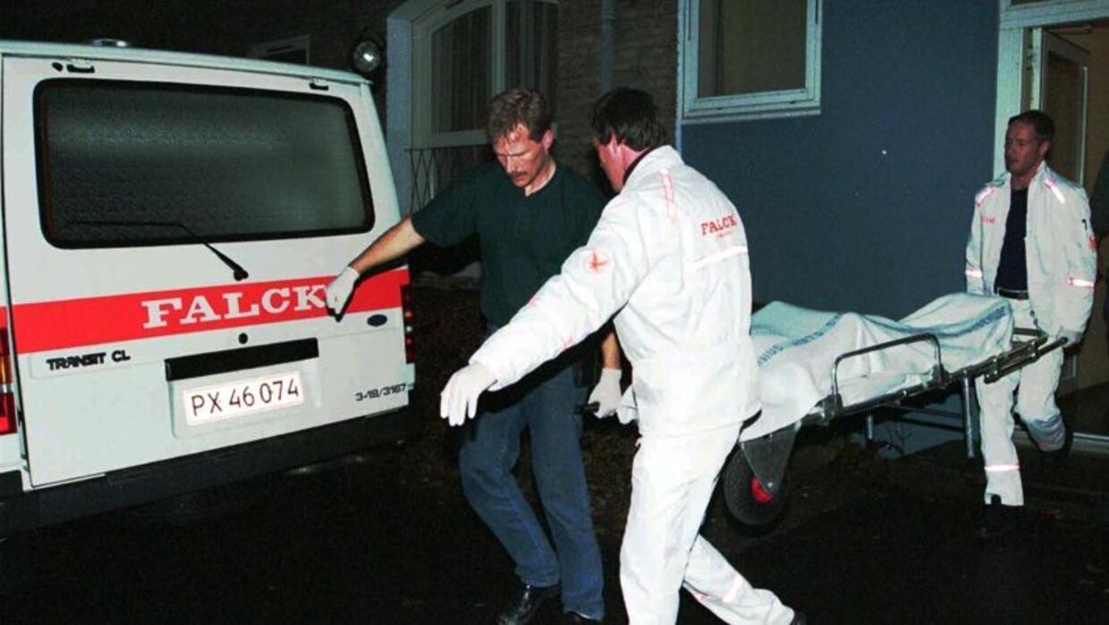 Her bliver liget af den 52-åriges første ekskæreste kørt væk, efter at den 20-årige kvinde, Kristina Hansen, i november 1995 blev dræbt af knivstik i sin lejlighed i Odder.