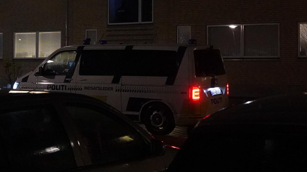 Politiet rykkede søndag aften massivt ud til et boligområde i Sønderborg. 