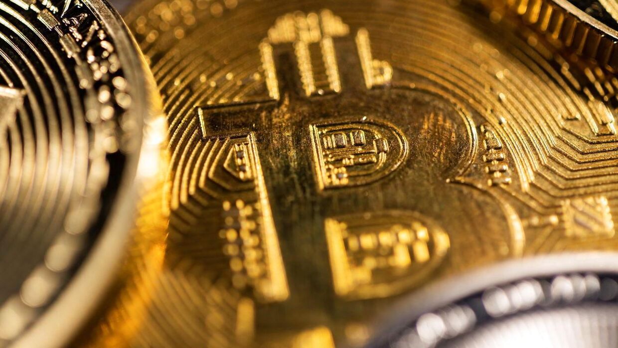 Kursen for Bitcoin faldt drastisk natten mellem fredag og lørdag.