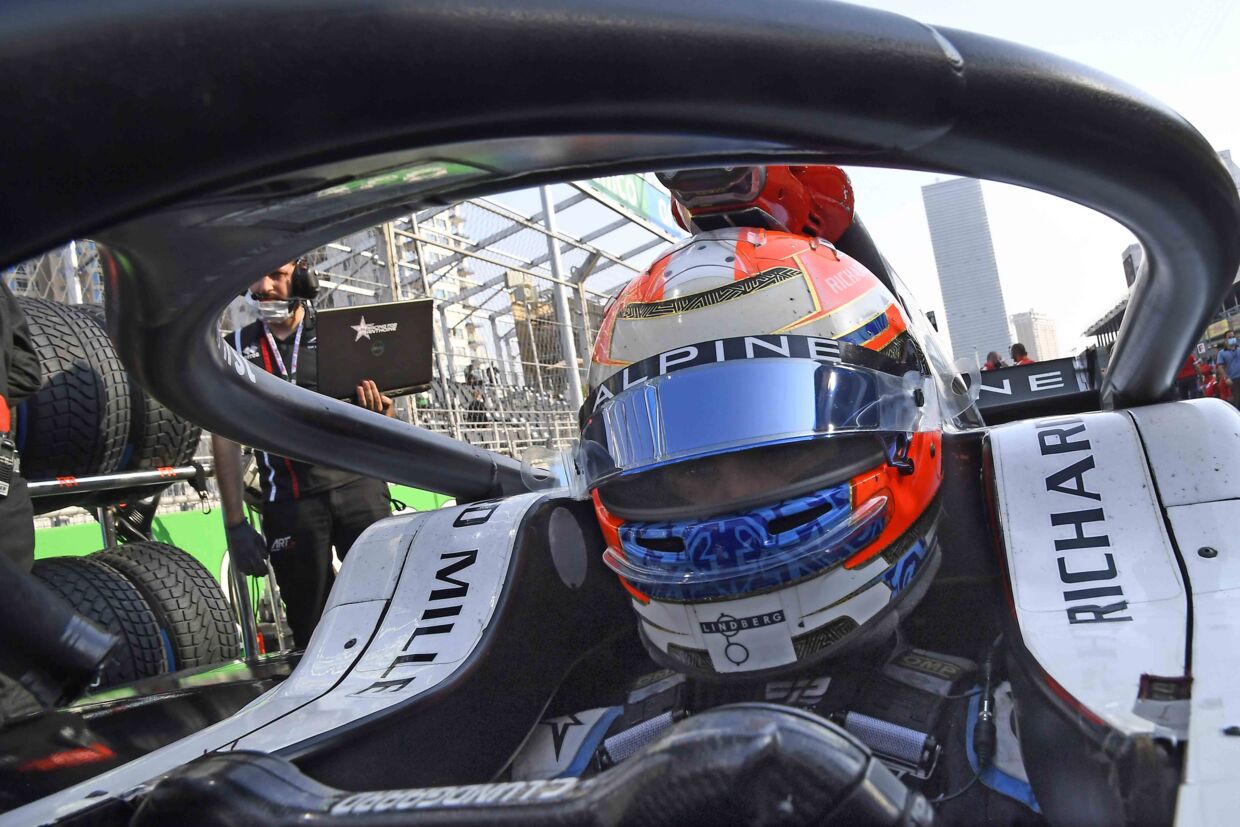 Christian Lundgaard starter søndagens Formel 2-løb i Jeddah fra fjerde position.