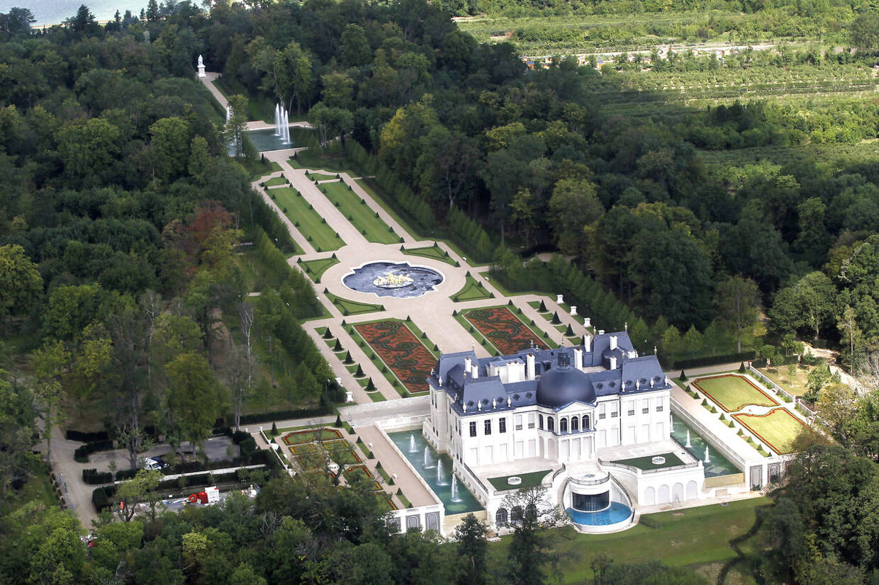 Grunden ved Chateau Louis XIV er på 23 hektar.