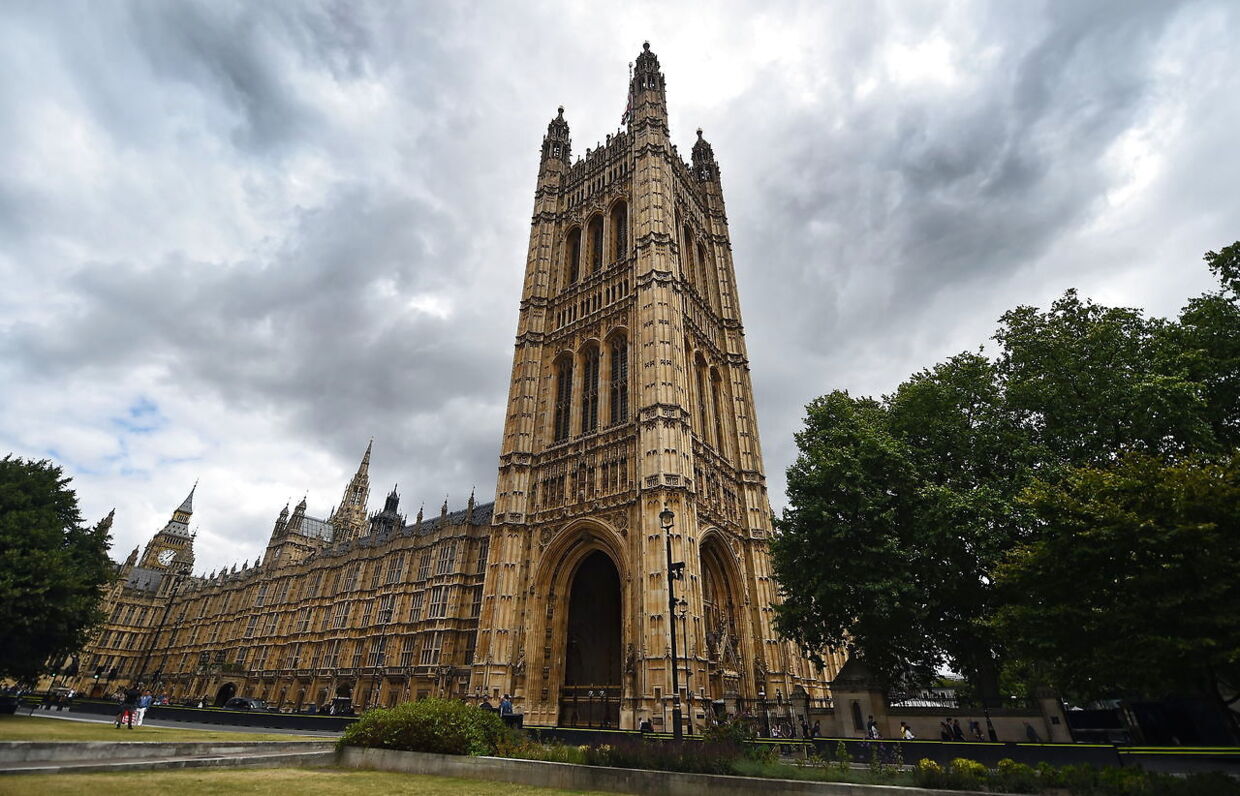 Det britske parlament flyder tilsyneladende med kokain. Stoffet blev fundet på 11 ud af 12 toiletter.