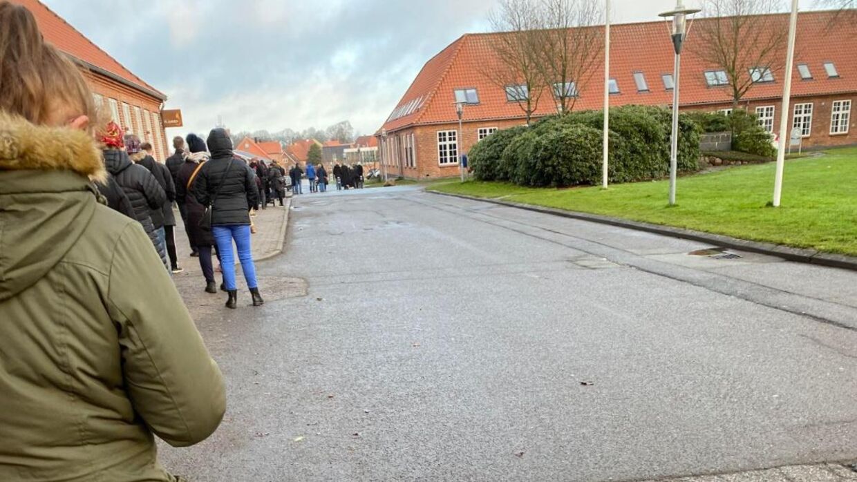 Den kø Martin Poulsen stod i ved et kviktestcenter i Viborg lørdag. Foto: Martin Poulsen