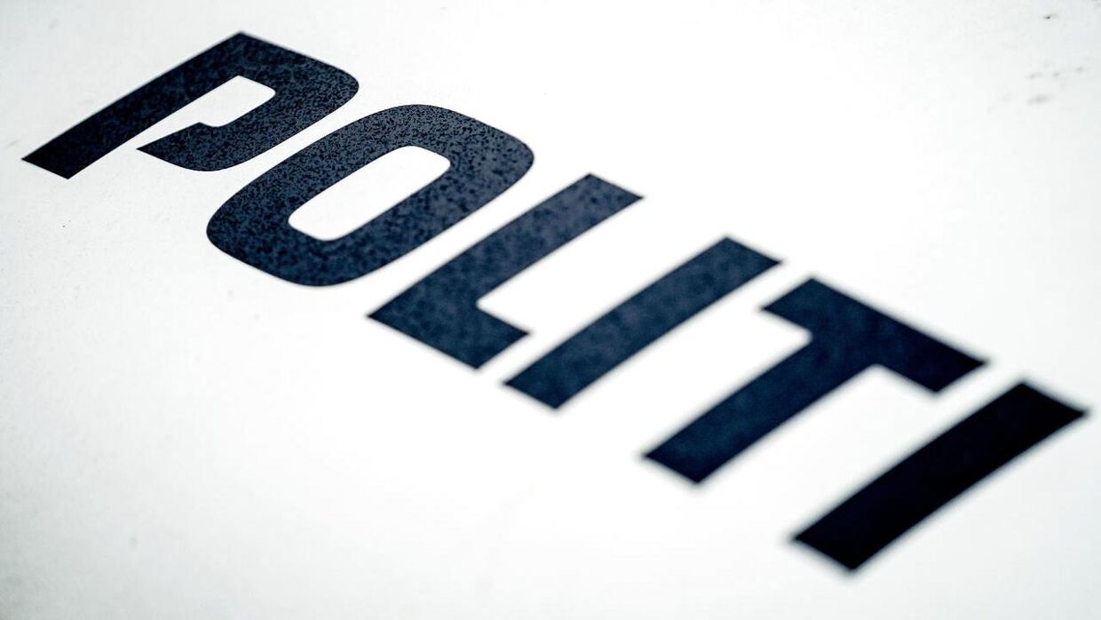 Midt- og Vestjyllands Politi er lige nu til stede ved Viborg Sygehus, hvor en person er fundet død.
