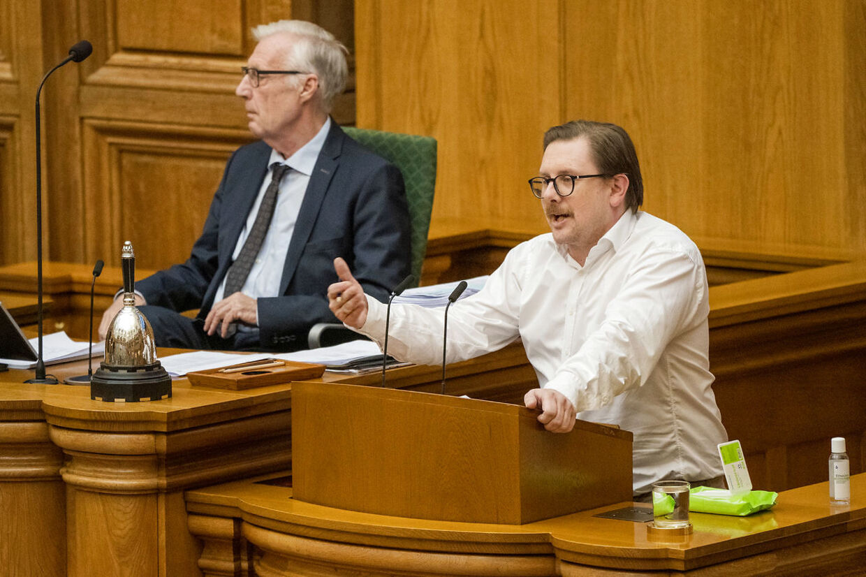 Simon Emil Ammitzbøll-Bille på folketingets talerstol under debatten forleden om, hvorvidt Inger Støjberg stadig var værdig til at sidde i folketinget. 