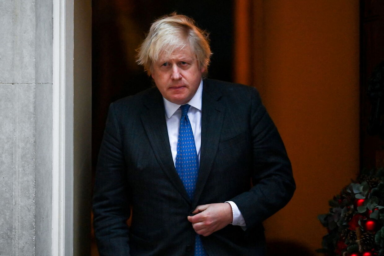 Det var i haven ved embedsboligen Downing Street 10, som Boris Johnson her ses forlade, at festen fandt sted.