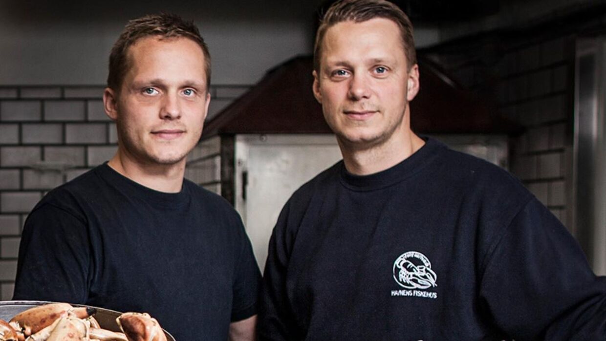 Brødrene Kristian og Anders Højgaard Andreasen driver i dag den gamle fiskehandel.