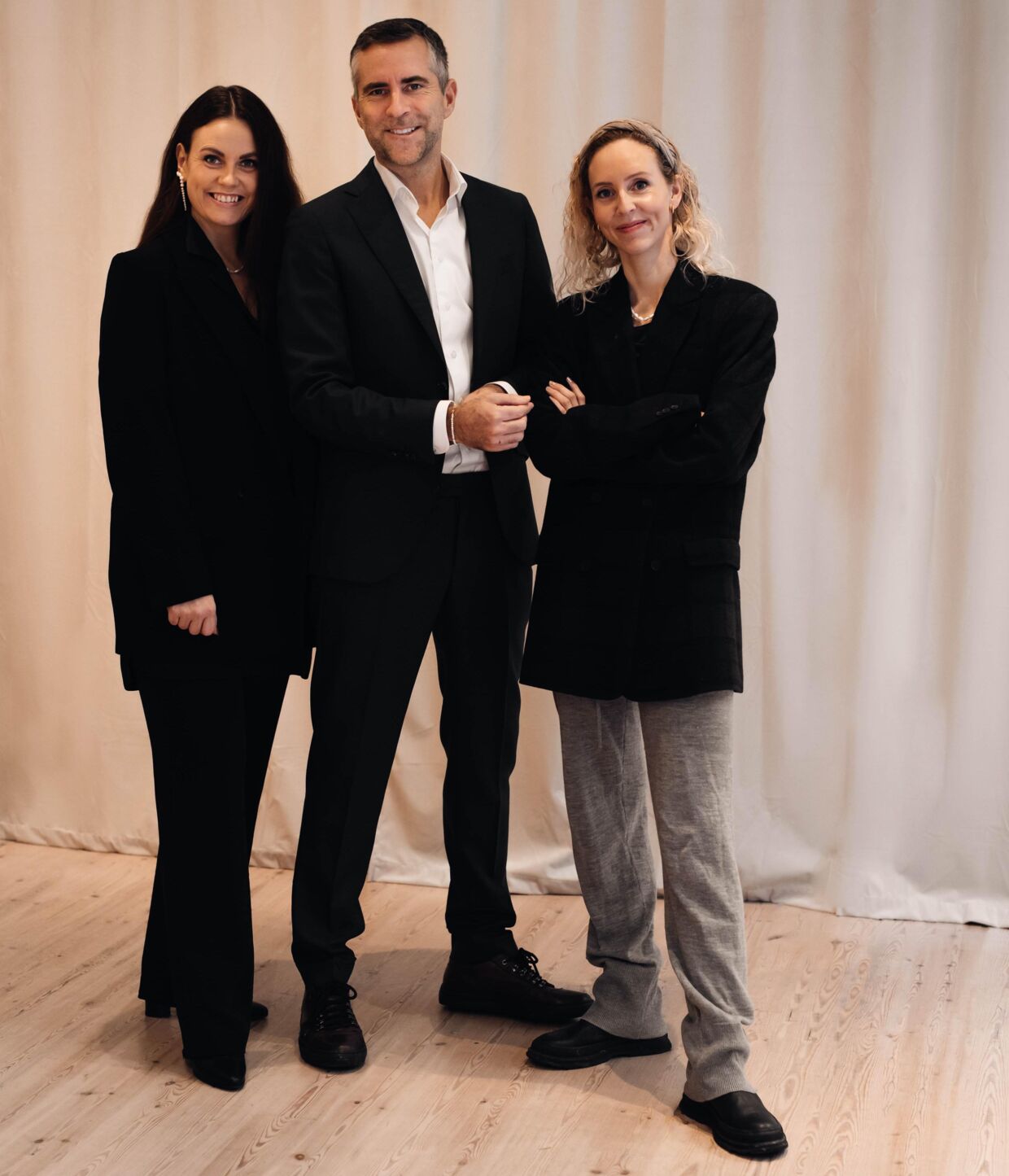 Camilla Julie Skov Hansen og Trine Damborg sammen med deres investor, Jacob Risgaard.
