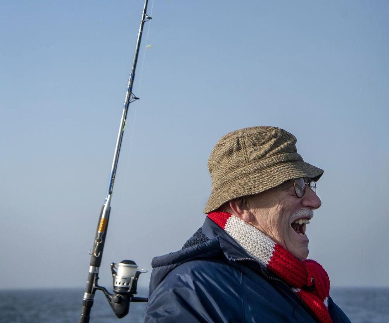 Uffe Ellemann-Jensen elskede at fiske. Men de seneste år samlede fiskestængerne støv.