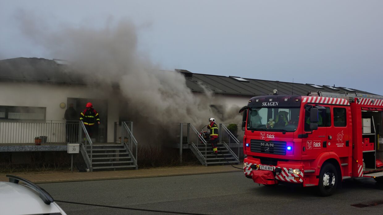 Branden opstod i lejligheden her på Trindelvej i Skagen.