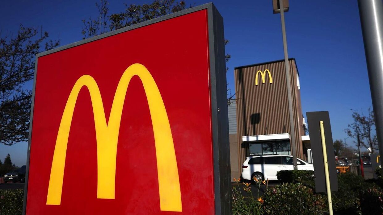 McDonalds får sat kniven for struben af den 86-årige milliardær Carl Icahn.