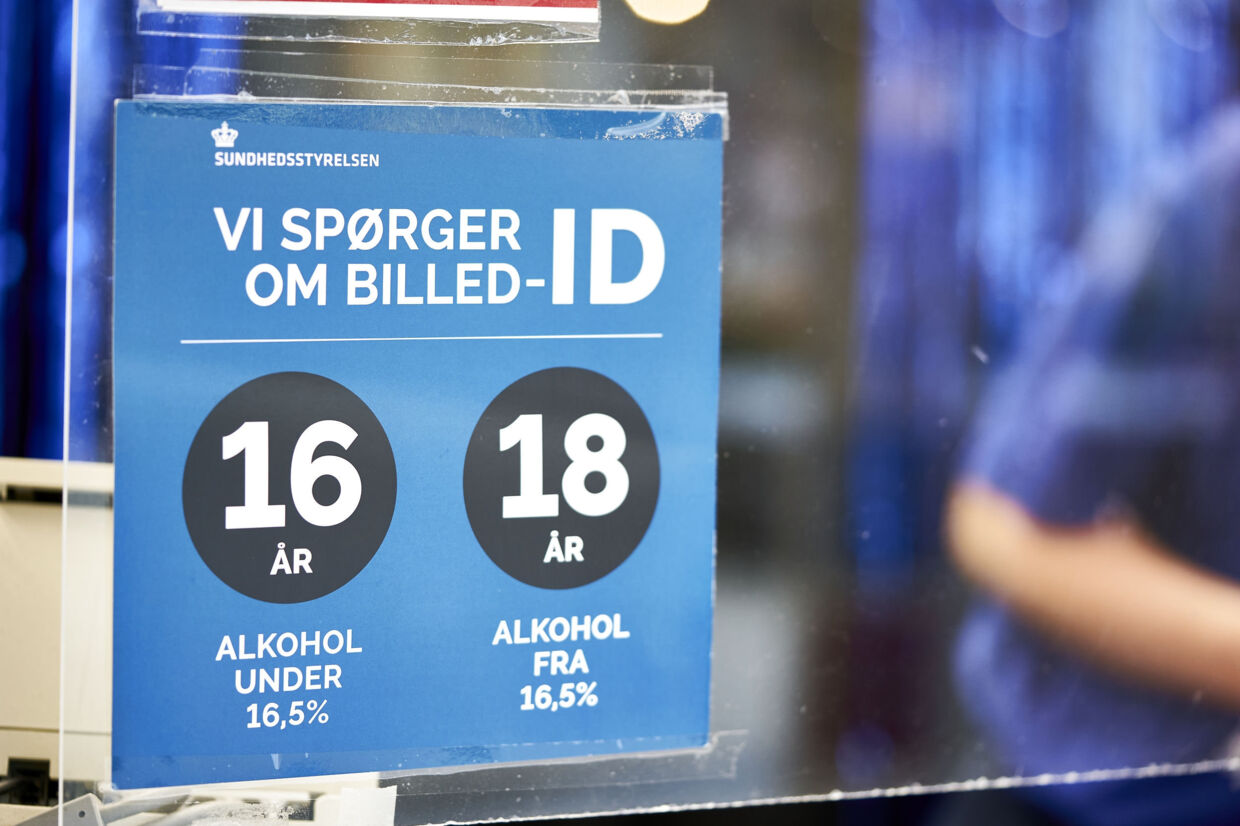 Står det til Coop, så skal unge være fyldt 18 år for at kunne købe al slags alkohol. (Arkivfoto) Signe Goldmann/Ritzau Scanpix