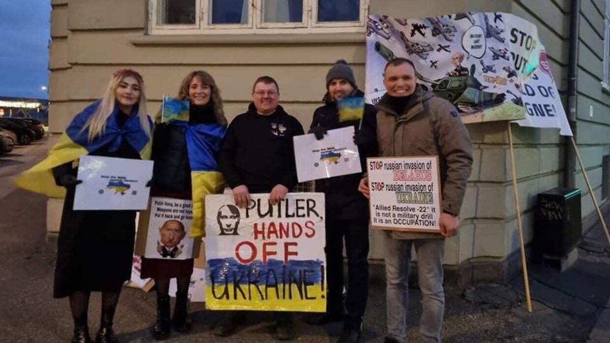 41-årige Vasil Savchenko (i midten) var til demonstration foran den russiske ambassade i København. Foto: Privat