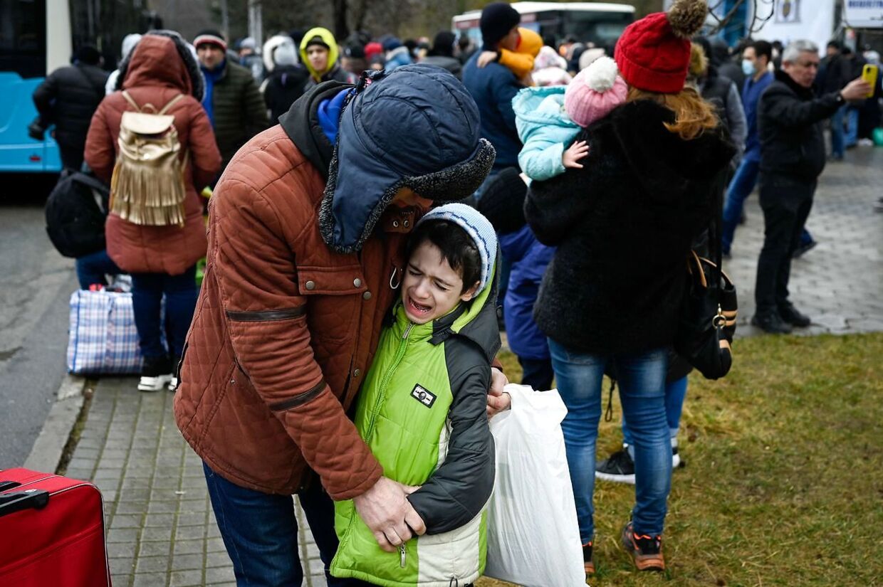 Over en million ukrainere er allerede flygtet ud af landet, siden Rusland for en uge siden indledte sin invasion af landet, anslår FN's flygtningeorganisation, UNHCR.