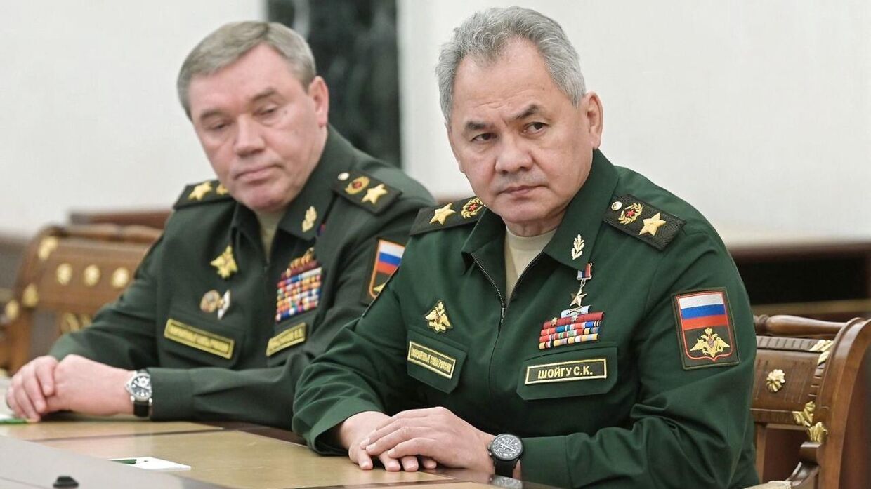 Ruslands forsvarsminister Sergej Sjojgu (th.).