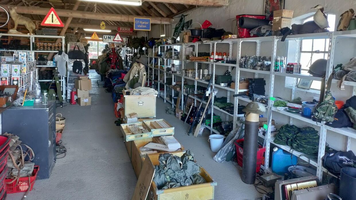 Krigen i Ukraine har fået flere danskere til at købe militærudstyr. Det gør de bl.a. i Militærbutikken i Allingåbro. Privatfoto. 