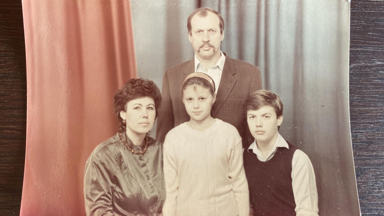 Her ses Jess Mørks kone og hans svigermor i et gammelt familiefoto. 