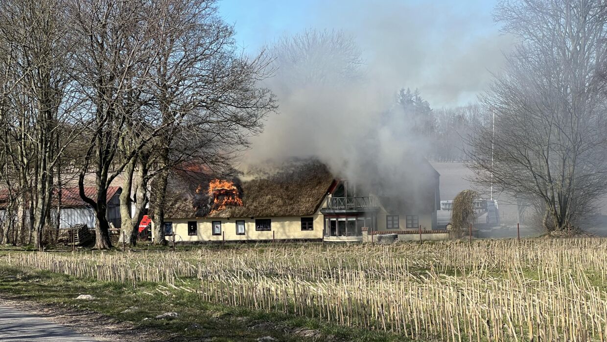 I Agerskov er der brudt en brand ud på en ejendom. Foto: Presse-fotos.dk 