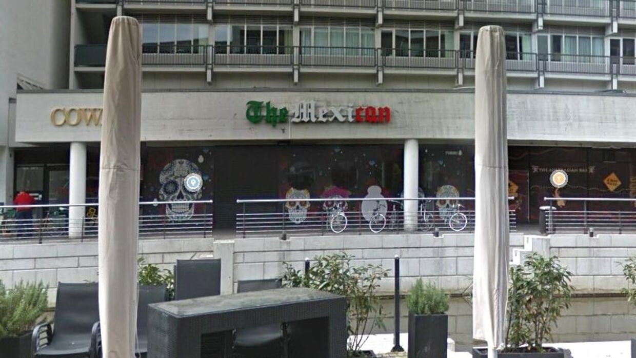 Et af overfaldene fandt angiveligt sted på den mexicansk inspireret bar 'The Mexican' ved åen i Aarhus. Foto: Google Street View 