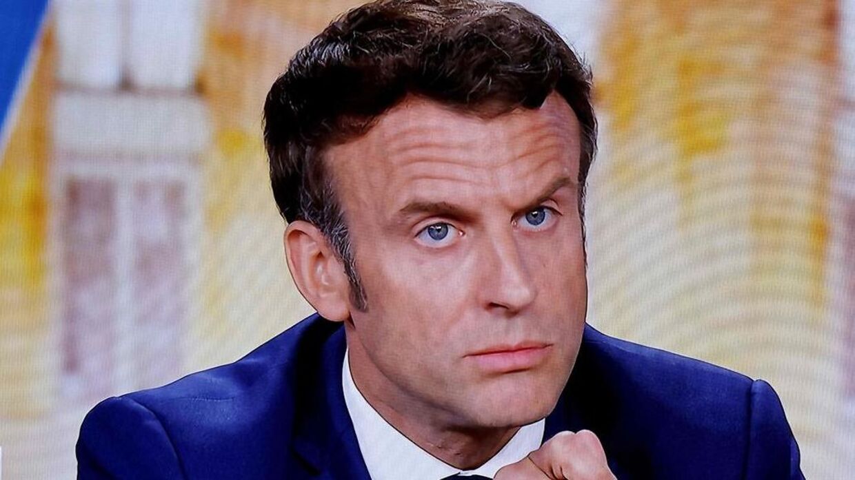 Den franske præsident, Emmanuel Macron, har et stort hovedbrud forud for søndagens valg. Mange vælgere, som burde stemme på ham, gør det ikke.