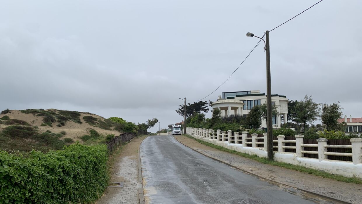 Putins ekskones hus ligger flot ud til sanddynerne ved Atlanterhavet nord for Biarritz.