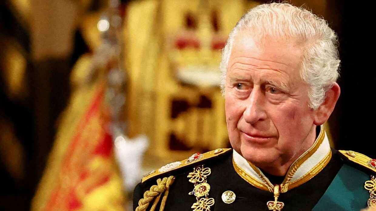 Prins Charles måtte for første gang holde sin mors, dronning Elizabeths tale til åbningen af det britiske parlament. Også hans søn, prins William, var til stede for første gang. Prins Charles var desuden ledsaget af sin hurtru, hertuginde Camilla.
