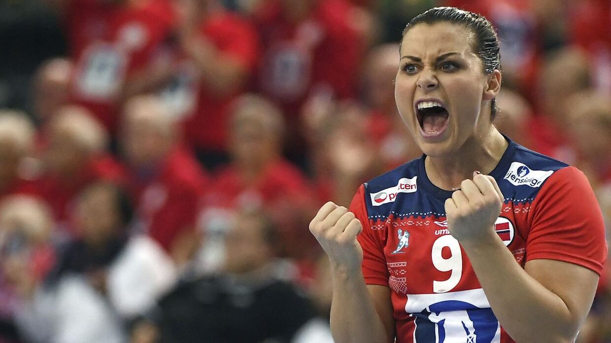 To verdensmesterskaber og fire europamesterskaber. Det er blot nogle af de mange medaljer, Nora Mørk har vundet med det norske landshold.