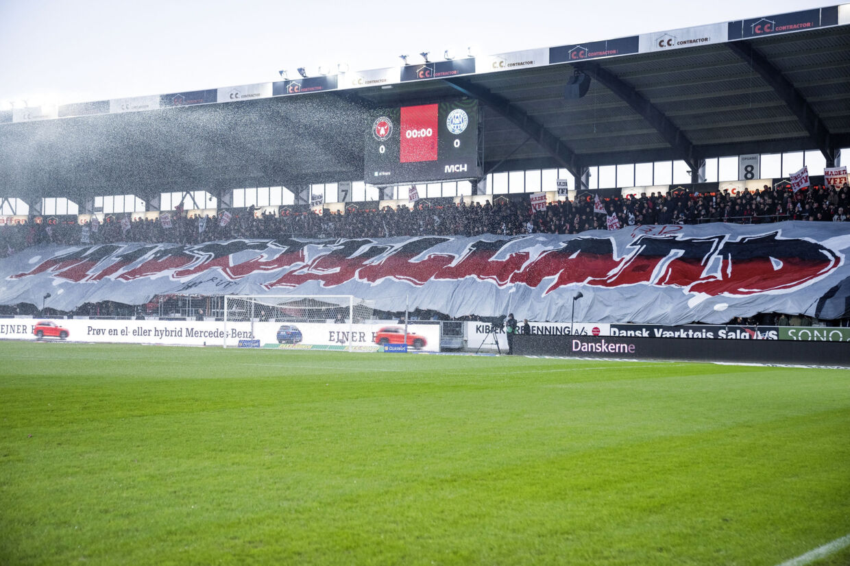 FC Midtjyllands fans kan komme til at stå på fremmed tribune til hjemmekampe, mens VM i ridning løber af stablen på MCH Arena. Bo Amstrup/Ritzau Scanpix