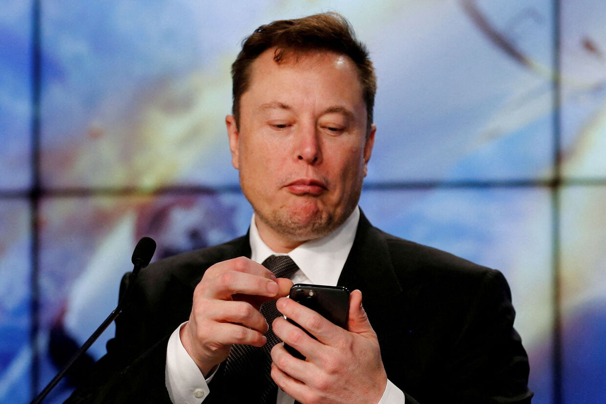 Elon Musk skriver på Twitter, at hans køb af det sociale medie er midlertidigt sat på pause. (Arkivfoto). Joe Skipper/Reuters