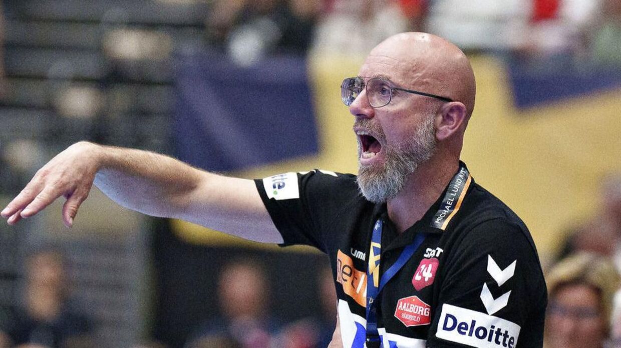 Aalborg Håndbolds cheftræner Stefan Madsen var rørt trods exiten fra Champions League.