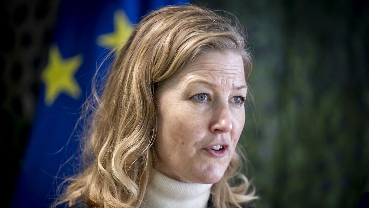 Radikale Venstres formand Sofie Carsten Nielsen anbefaler et ja den 1. juni og argumenterer for, at Danmark fortsat vil have vetoret i udenrigspolitiske spørgsmål i EU. Men netop den vetoret vil Radikale Venstre have afskaffet. 