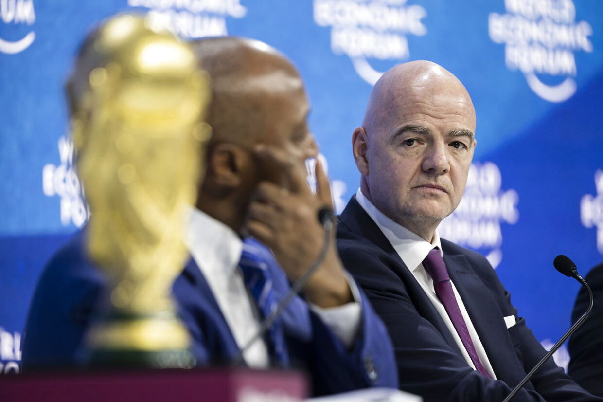 Der er ikke længe til VM, og forholdene i Qatar vedbliver at være en sten i skoen for FIFA.