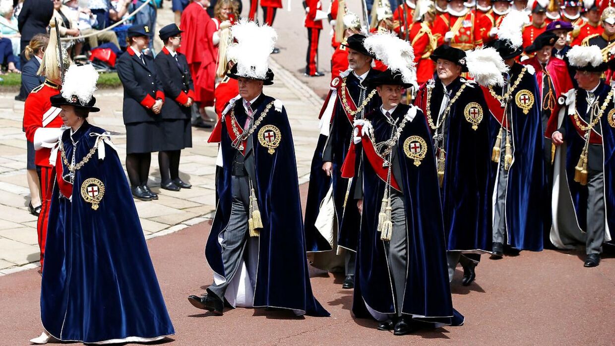 Garters Day har en meget fornem deltagelse. Her ses prinsesse Anne, prins Andrew, prins Edward, den spanske kong Felipe og den hollandske kong Willem-Alexande, da de deltog i 2019.