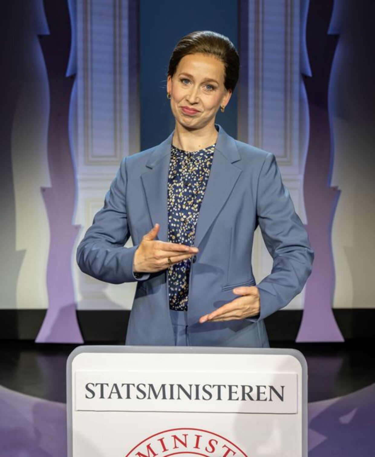Eminente Merete Mærkedahl som Mette Frederiksen.