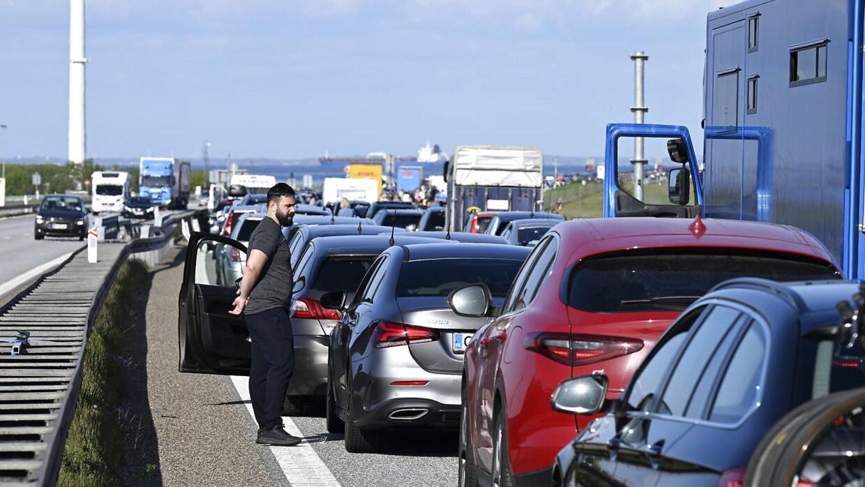 Danskerne går på helligdagsferie om lidt – og det kan betyde tæt trafik landet over. Arkivfoto.