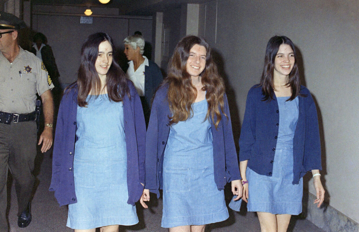 Susan Atkins, Patricia Krenwinkel (imidten) og Leslie Van Houten blev alle dømt for drabene, der blev begået i 1969.
