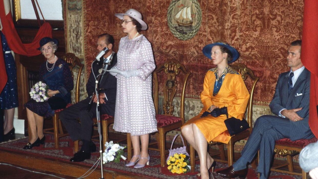 Det engelske regentpar besøger København i maj 1979. Dronning Ingrid, prins Philip, dronning Elizabeth 2., dronning Margrethe og prins Henrik besøger Københavns Rådhus.