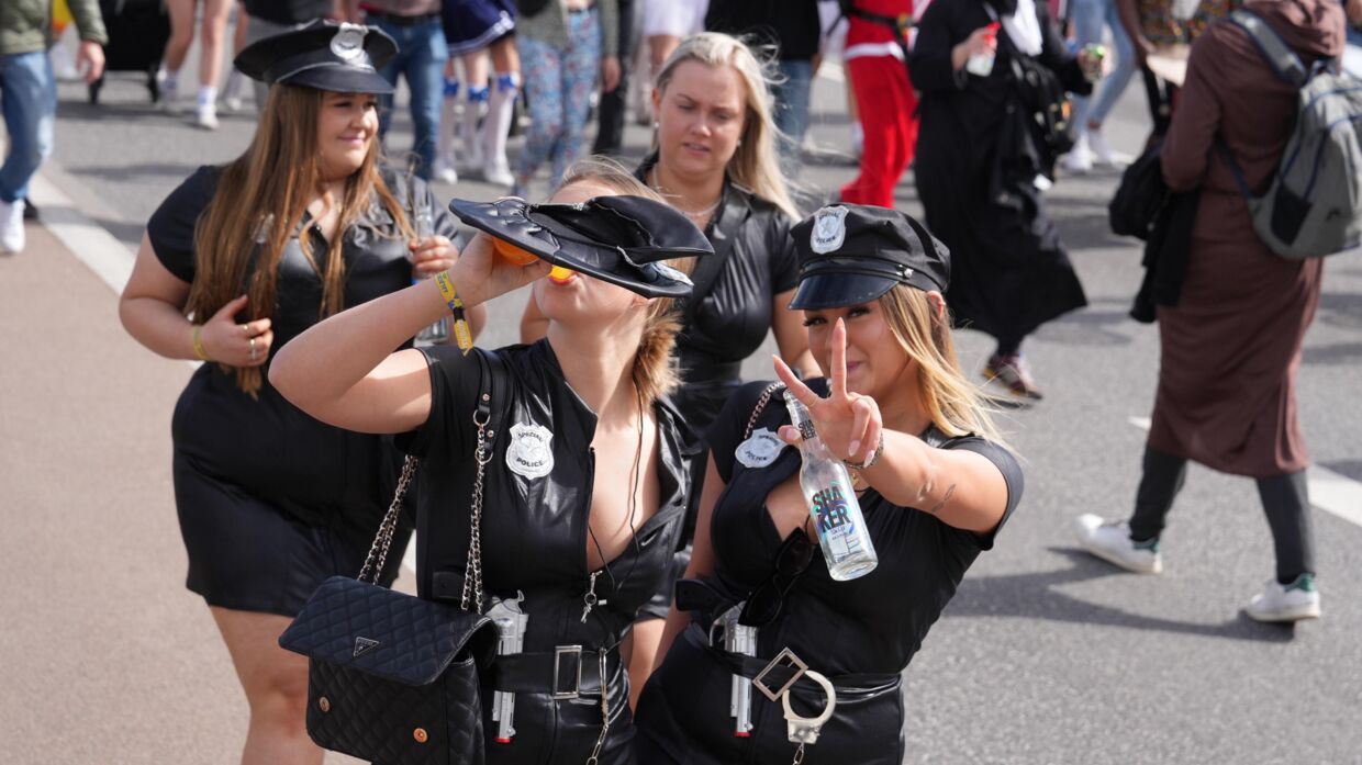 Her ses billeder af nogen af de festende ved Aalborg Karneval. 