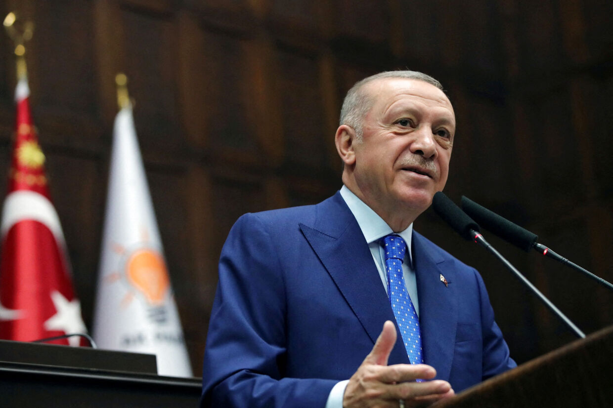 - Så længe Tayyip Erdogan er leder af Tyrkiet, kan vi helt klart ikke sige ja til, at lande, der støtter terrorisme, kan blive optaget i Nato, siger Erdogan ifølge tyrkiske statsmedier. (Arkivfoto). Murat Cetinmuhurdar/Ppo/Reuters