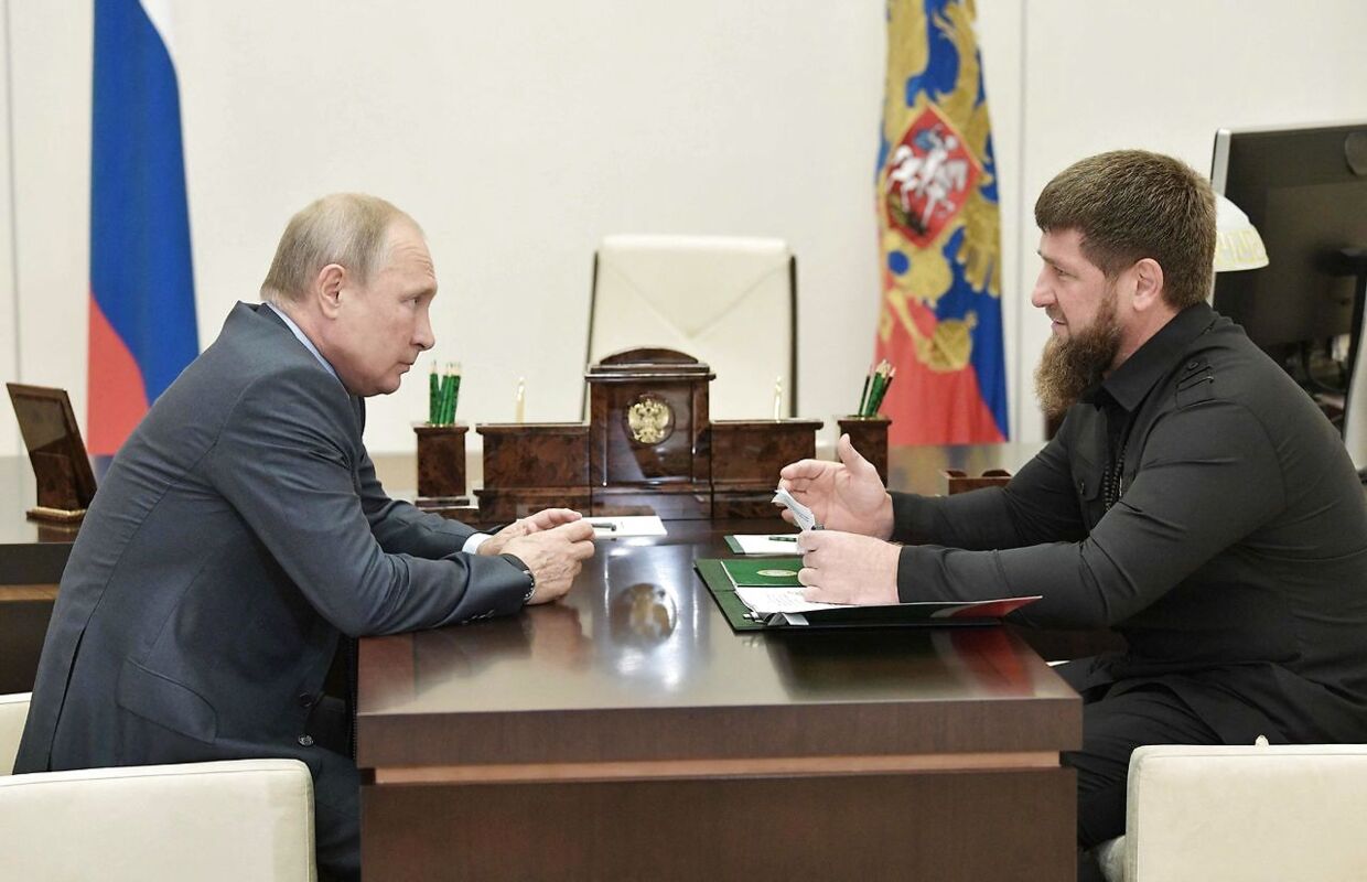 ARKIVFOTO fra 2019 af Ramzan Kadyrov og Vladimir Putin.