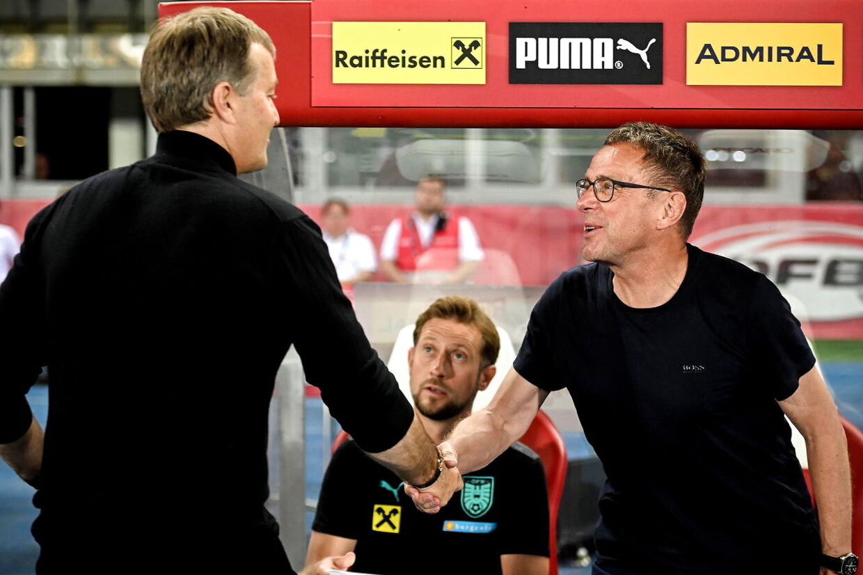 Østrigs cheftræner Ralf Rangnick (th.) og Danmarks cheftræner Kasper Hjulmand (tv.).