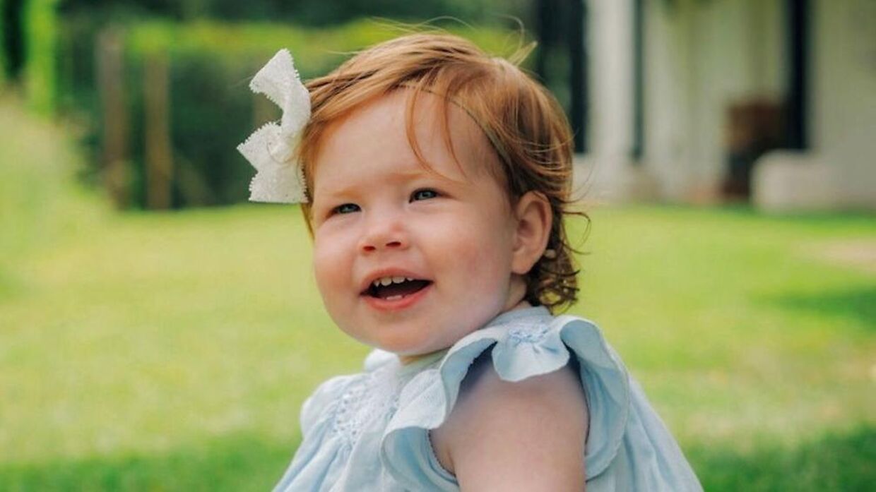 Meghan og Harry har delt dette billede af deres etårige datter, Lilibet.