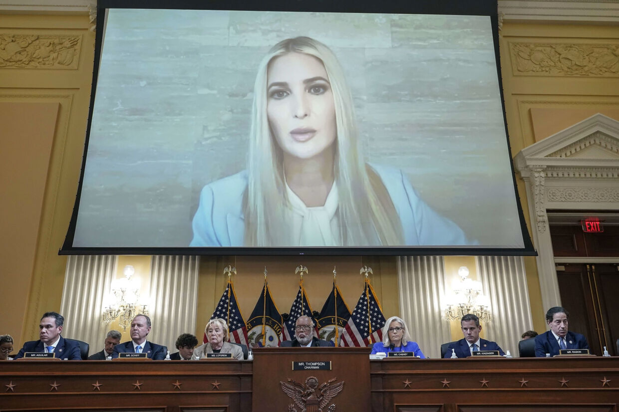 Videoeaf en afhøring af Donald Trumps datter Ivanka Trump blev vist under den første høring om stormløbet på kongressen 6. januar sidste år. Drew Angerer/Ritzau Scanpix